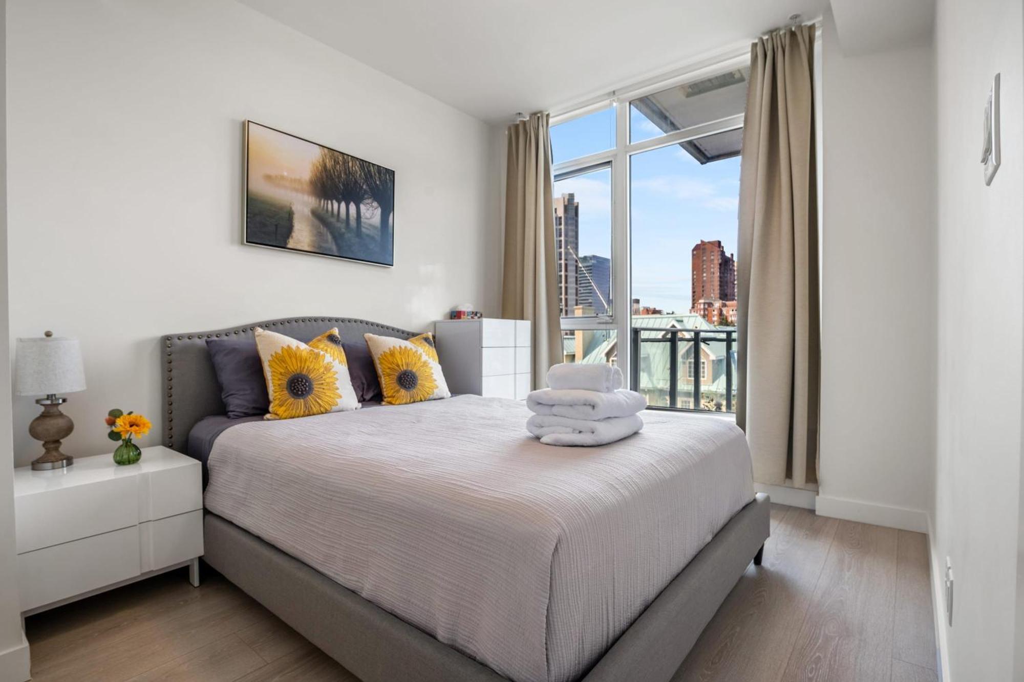 Guest Favorite Riverside Retreat- Walking Trails, Downtown Near Stampede! Free Banff Pass, Wine, Gym, Parking! YYC Esterno foto