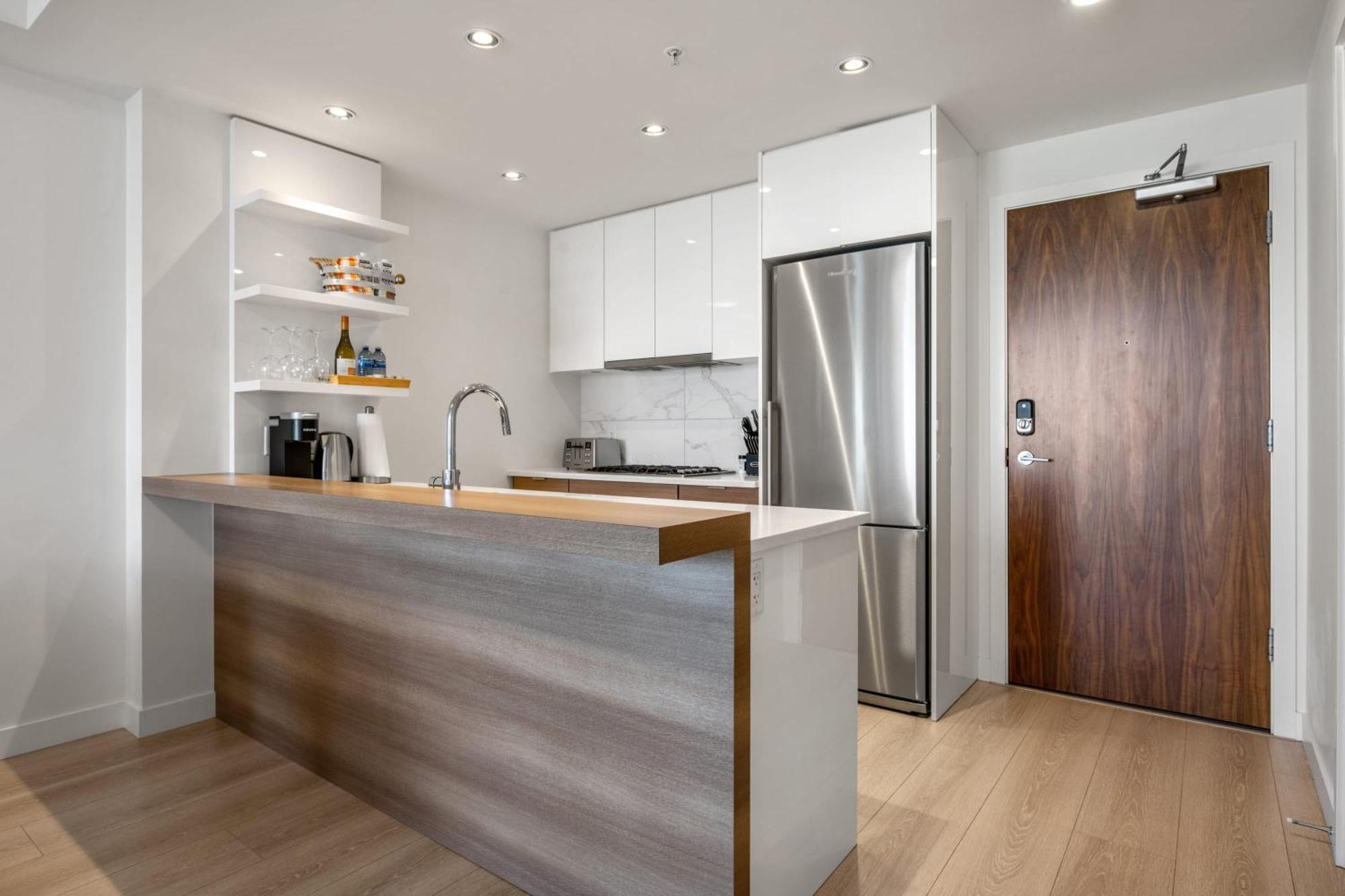 Guest Favorite Riverside Retreat- Walking Trails, Downtown Near Stampede! Free Banff Pass, Wine, Gym, Parking! YYC Esterno foto