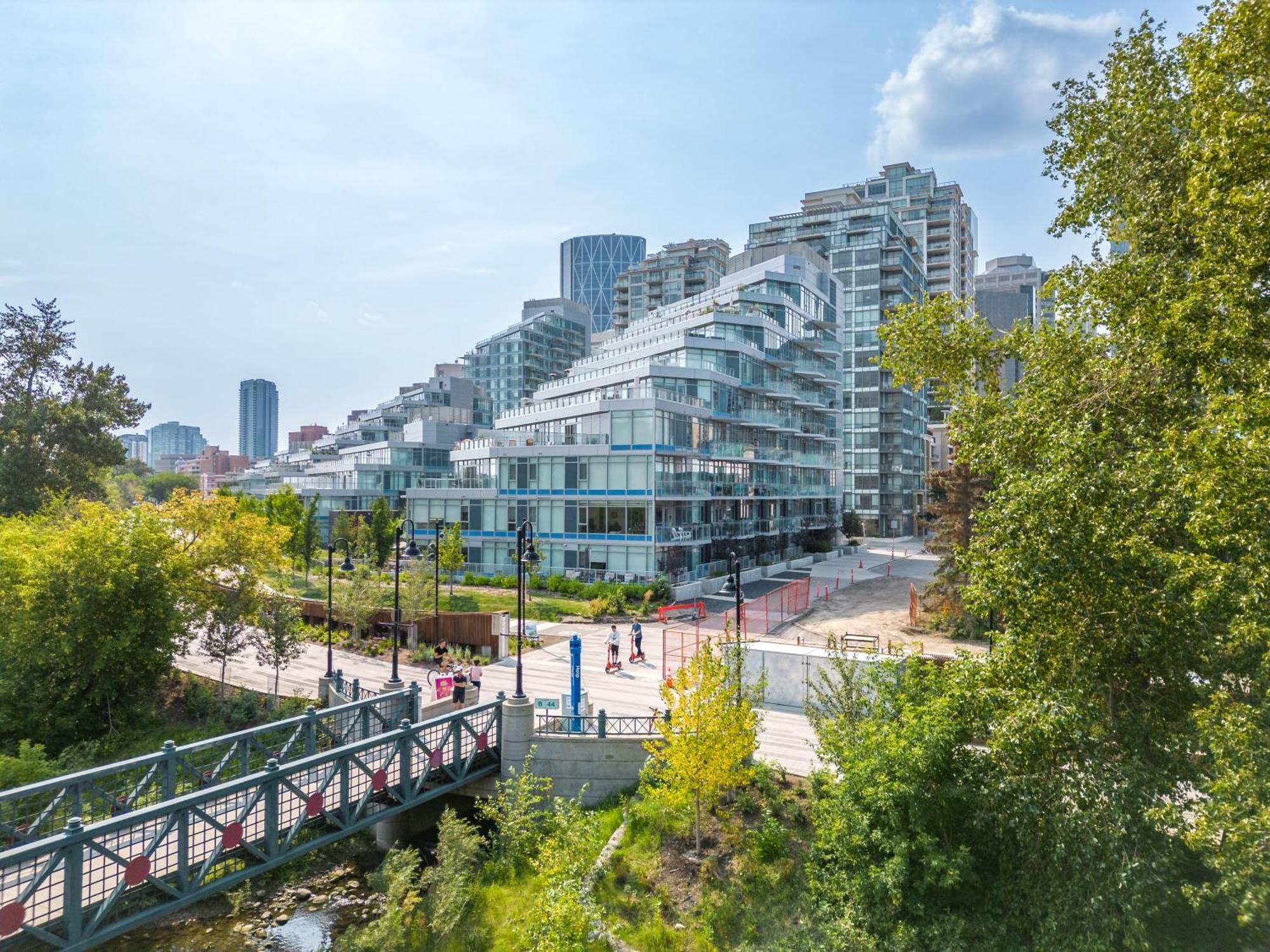 Guest Favorite Riverside Retreat- Walking Trails, Downtown Near Stampede! Free Banff Pass, Wine, Gym, Parking! YYC Esterno foto